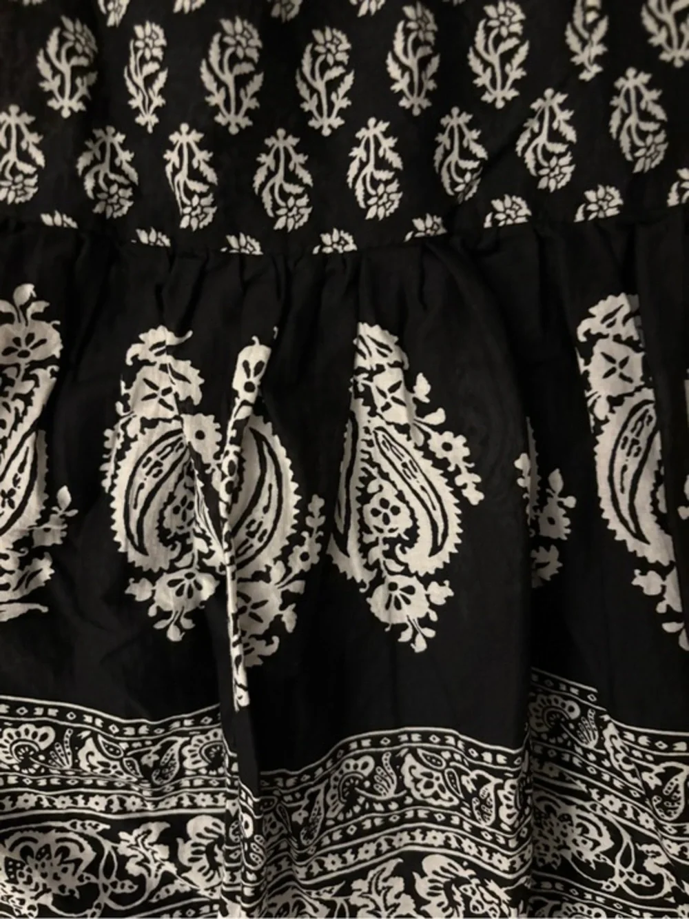 Chaps Tiered Paisley Skirt Women’s Size 14 Black and White Pattern